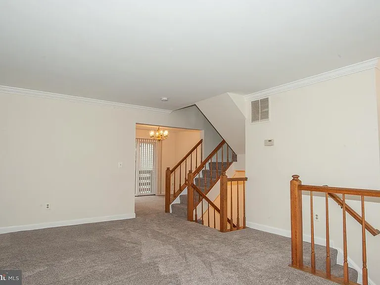 6071 Joust Ln — Photo 5