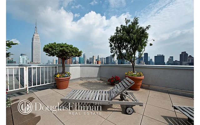 Sold by Douglas Elliman | media 22