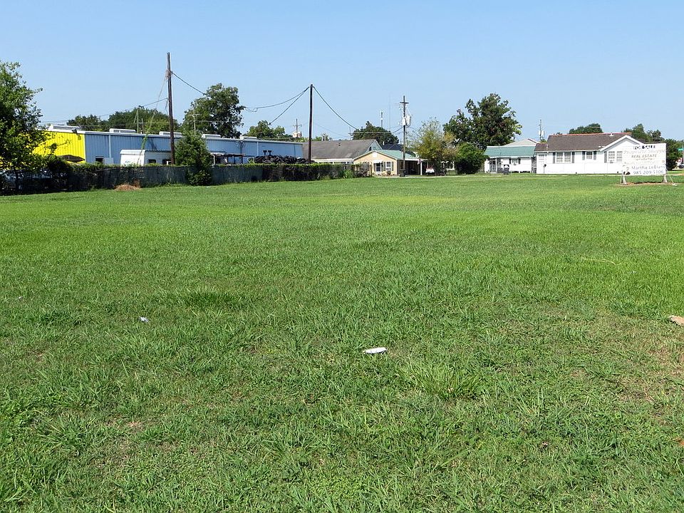 1st image of 1002 Aycock Street