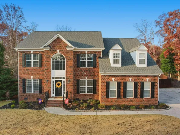 137 Hammett Pond Ct, Greer, SC 29650