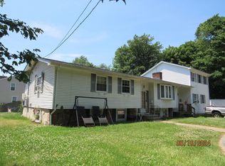 27 East Ave, Seekonk, MA 02771