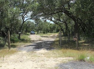 1126 E Branding Iron, Weimar, TX 78962