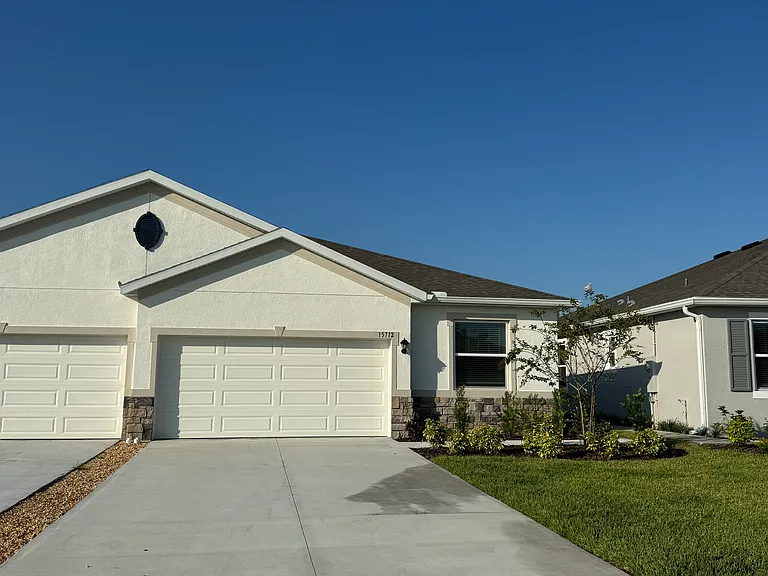 808 157th Ct E — Photo 1