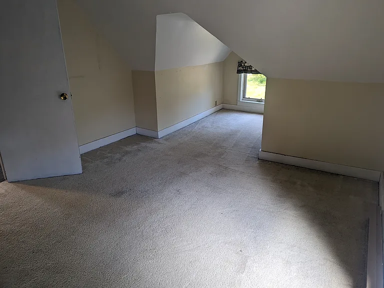 434 E Chapin St — Photo 13