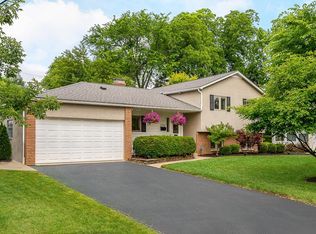 3269 Somerford Rd, Columbus, OH 43221