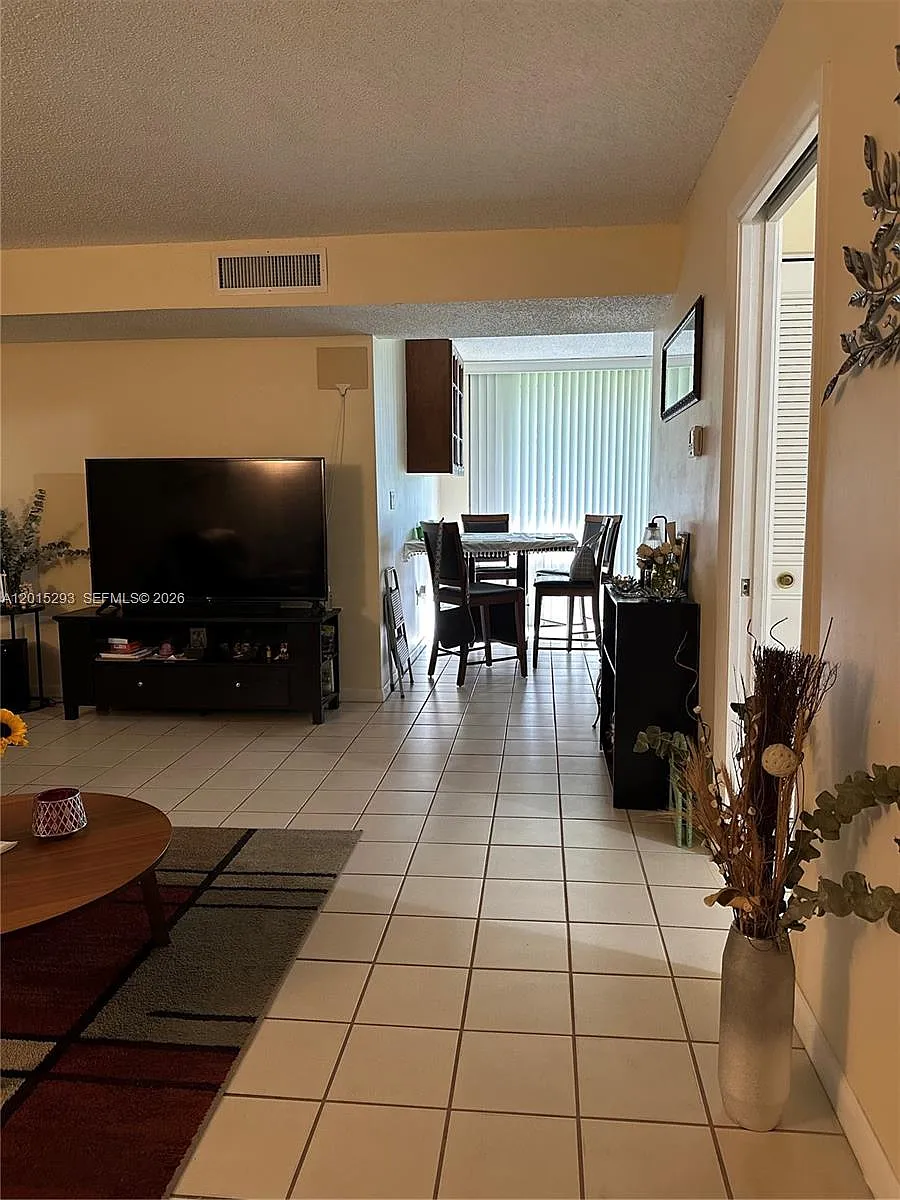 Building Photo - 8024 SW 107th Ave #111