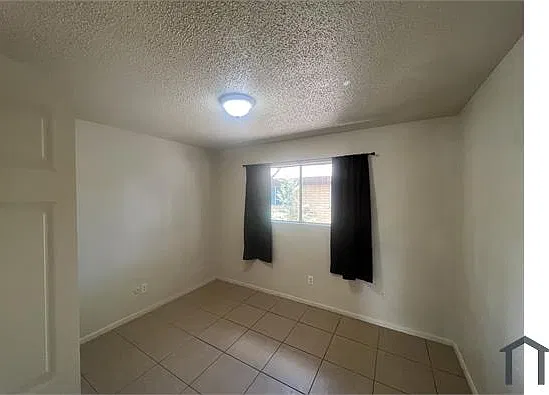 545 Palomas Dr SE — Photo 10