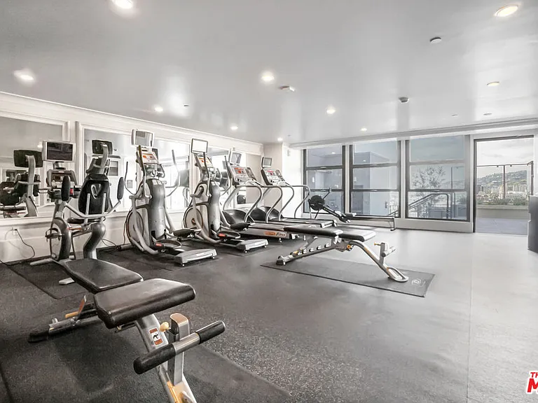 1645 Vine St #1007 — Photo 33