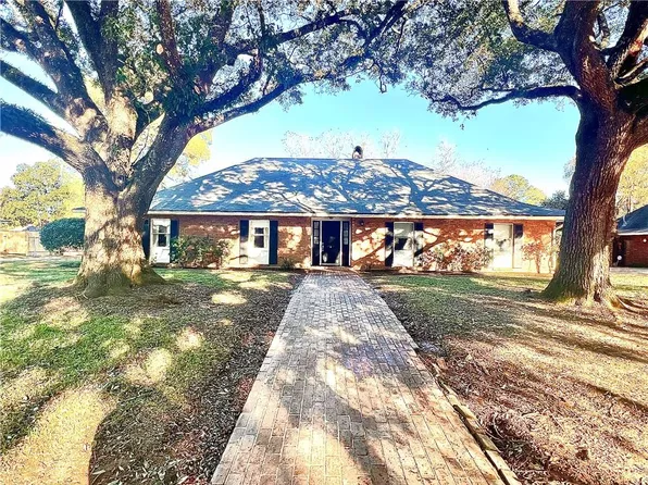 1251 Southampton Dr, Alexandria, LA 71303