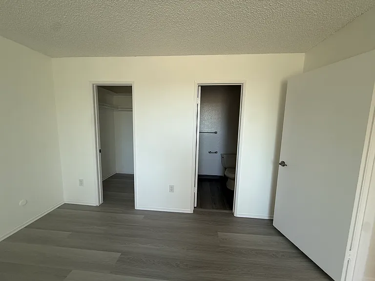 12540 Chandler Blvd #118 — Photo 14
