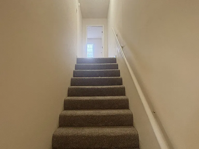 1612 Highland Way #C — Photo 2