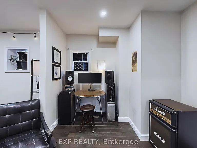 200 Waterloo Ave #2 — Photo 11