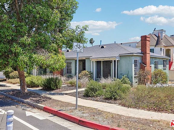 3rd image of 5218 San Vicente Blvd