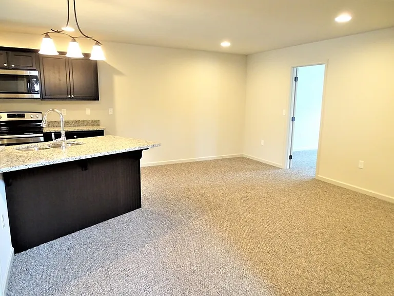 12 Arrowhead Dr — Photo 8