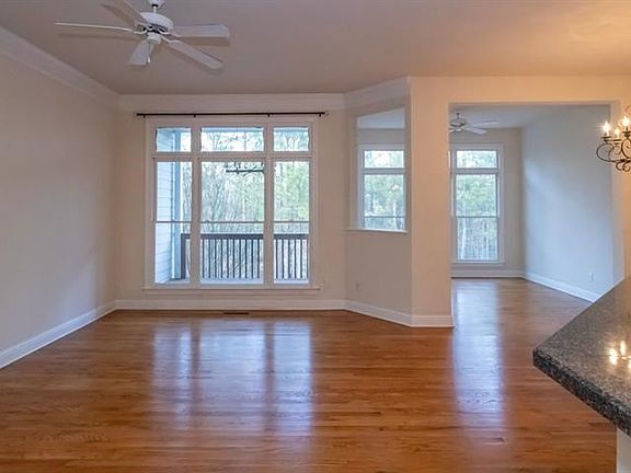 5th image of 1247 Creekside Pl SE