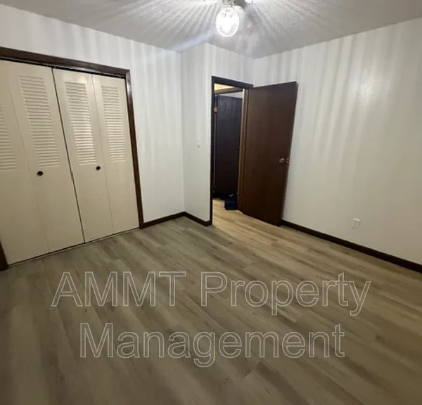 608 S Garnavillo St #2 — Photo 3