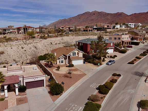 3rd image of 1013 Via De La Paz Dr