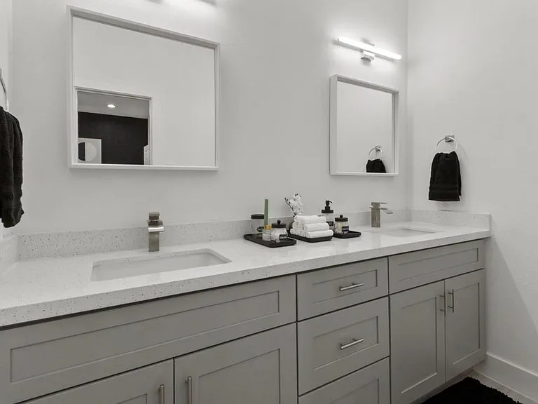 7608 Easter St — Photo 11