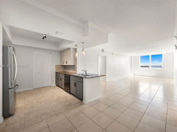 2000 N Bayshore Dr, Miami, FL