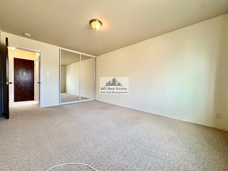 1345 Chestnut St #4 — Photo 9