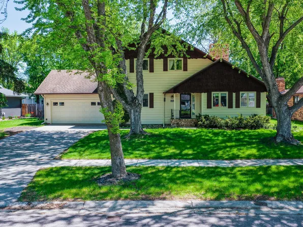 3401 Par St N, Fargo, ND 58102