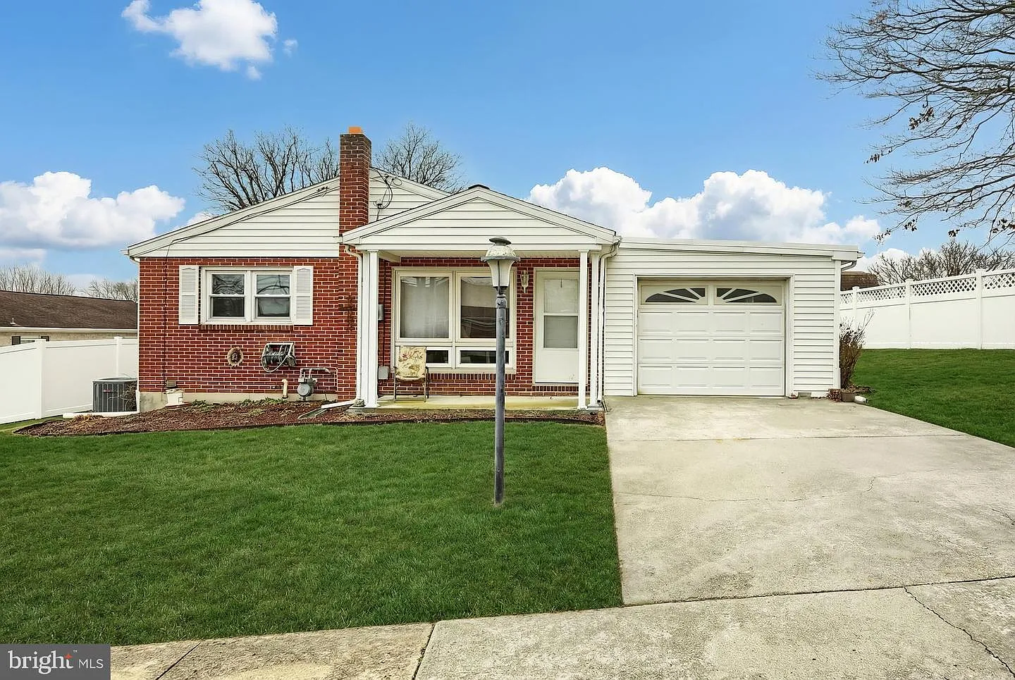 8 Cedarlyn Dr photo 1
