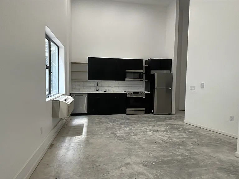 556-557 Market St #1C — Photo 6