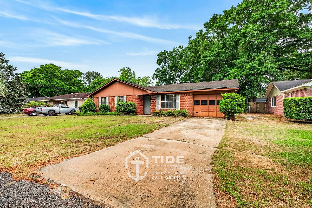 Building Photo - 123 E Edgefield Dr