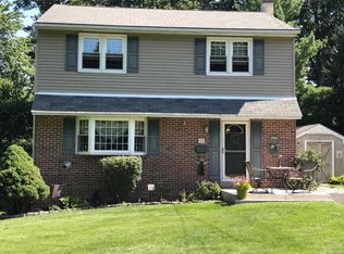 25 Overlook Ave, Willow Grove, PA 19090