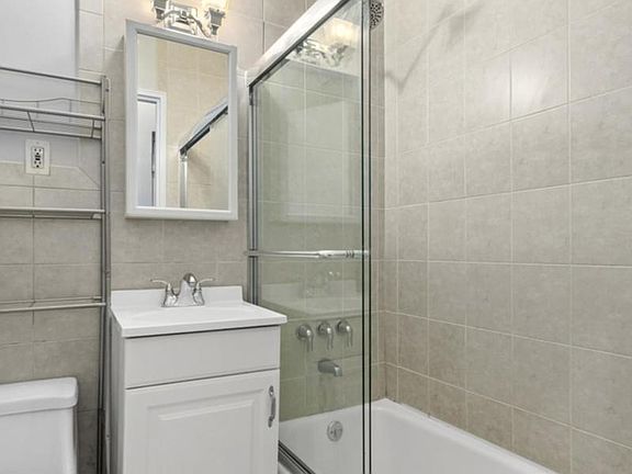 4th image of 320 W 84th St APT 1E