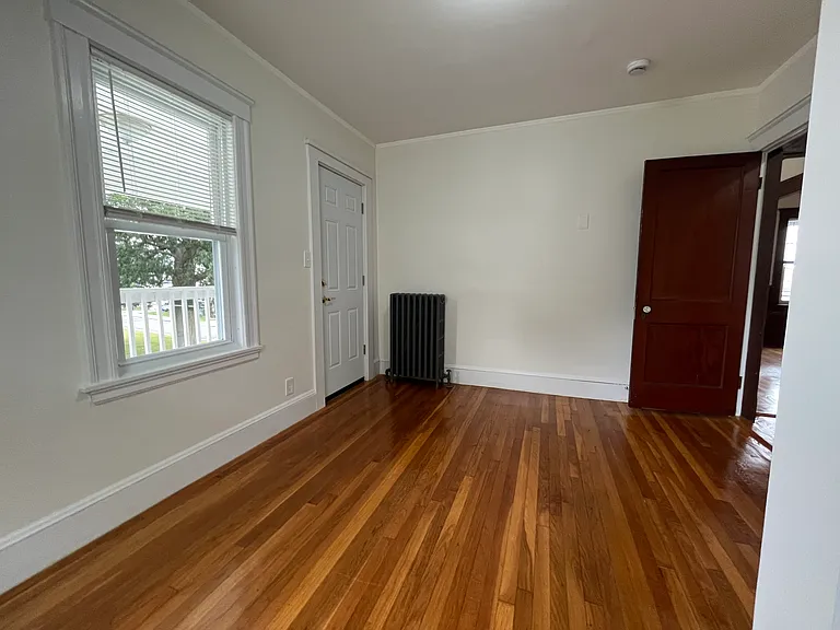 32 Boutwell St #2R — Photo 4