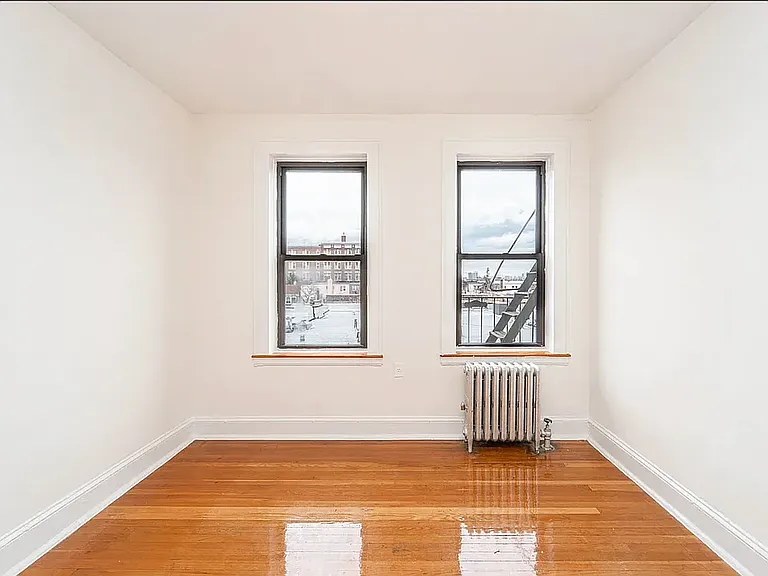 21-54 Crescent St #D3 — Photo 8