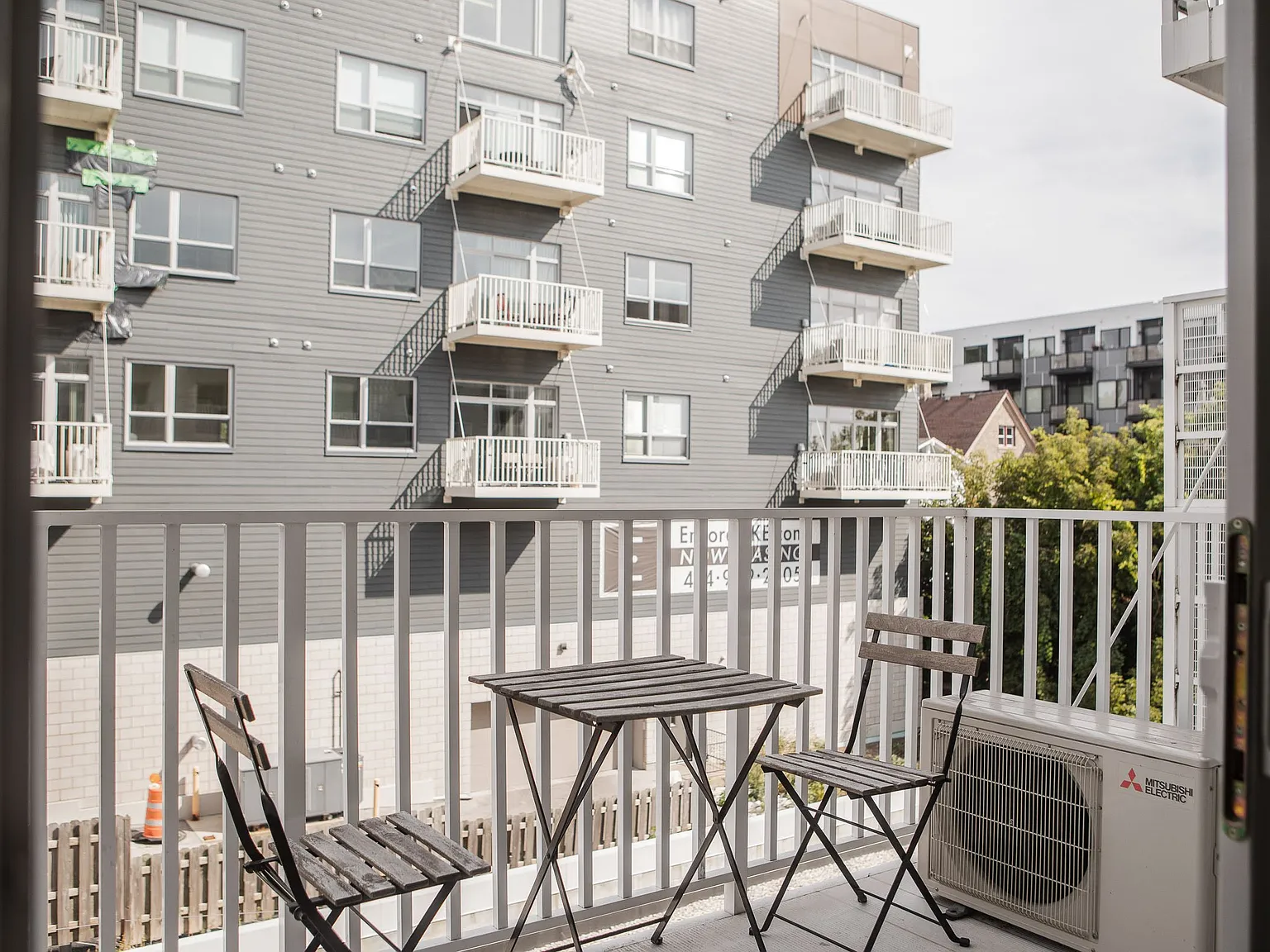 Studio, 450 sqft, $2,500 — Photo 4