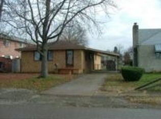 210 Locust St, Belpre, OH 45714