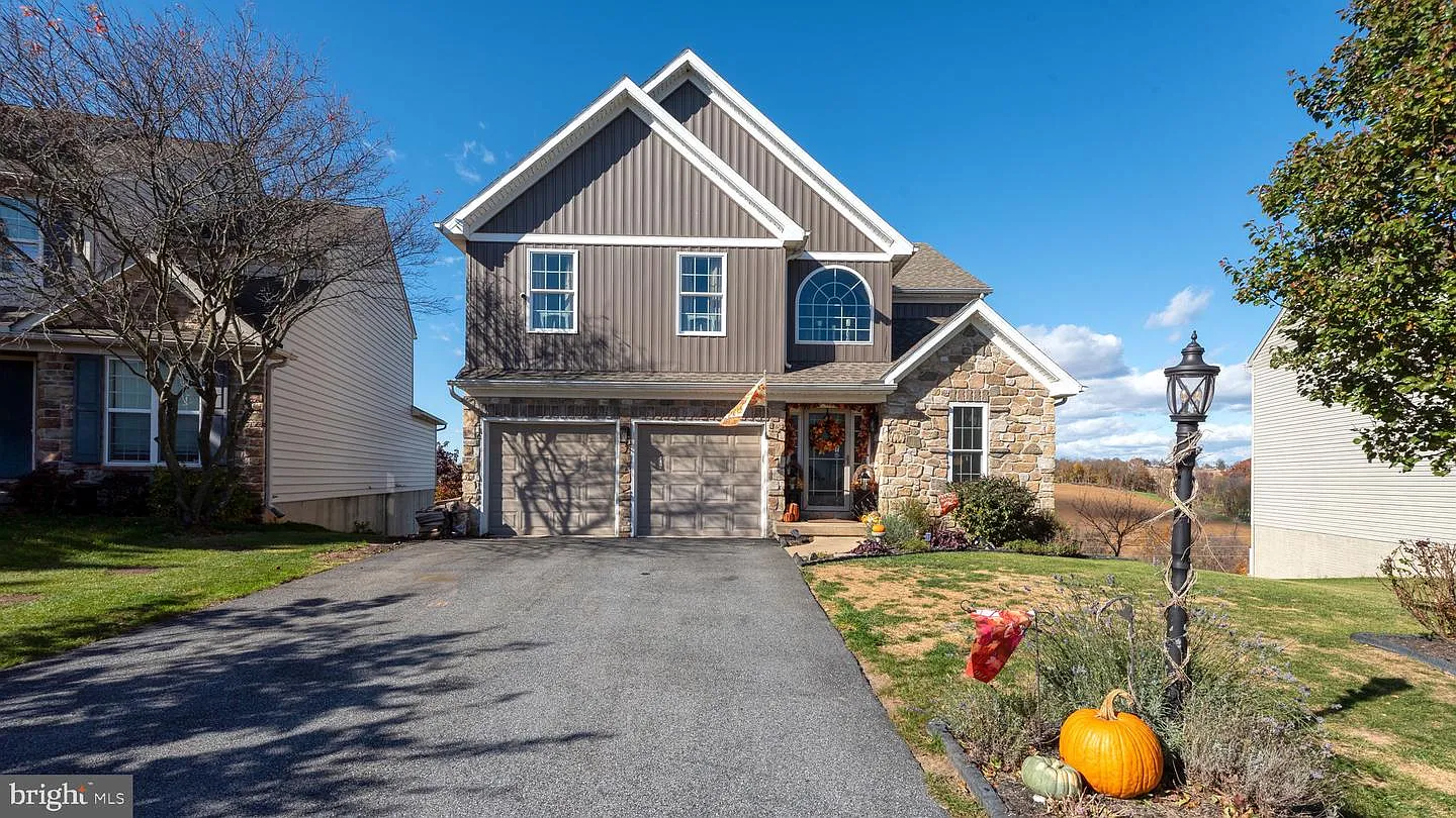 495 Thomas Armor Dr photo 1