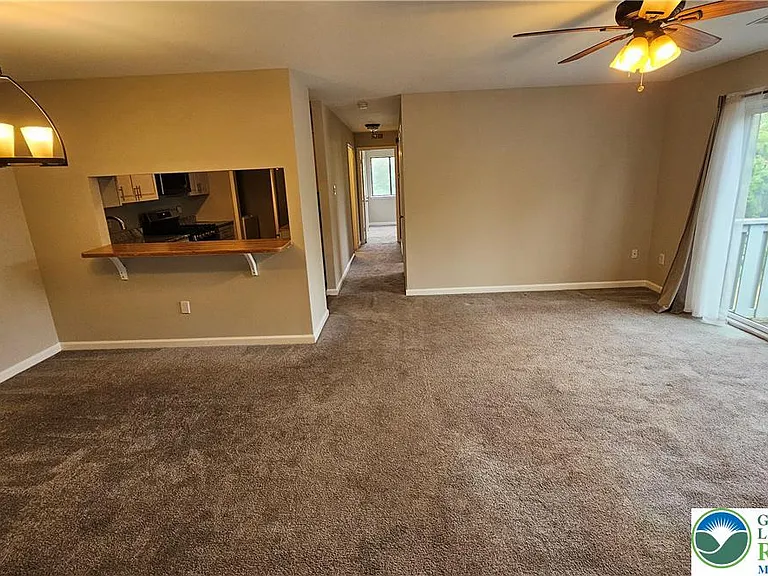 1016 Dogwood Ct — Photo 4