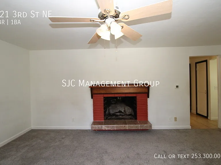 421 3rd St NE — Photo 2