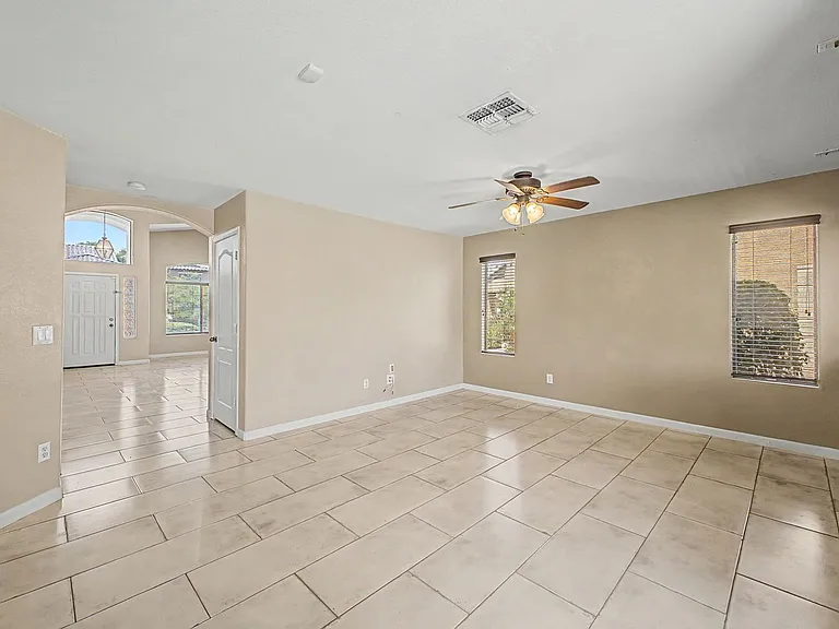 4809 W Valencia Dr — Photo 6