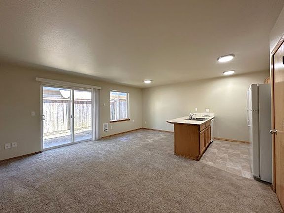 5th image of 3509 S 43rd St