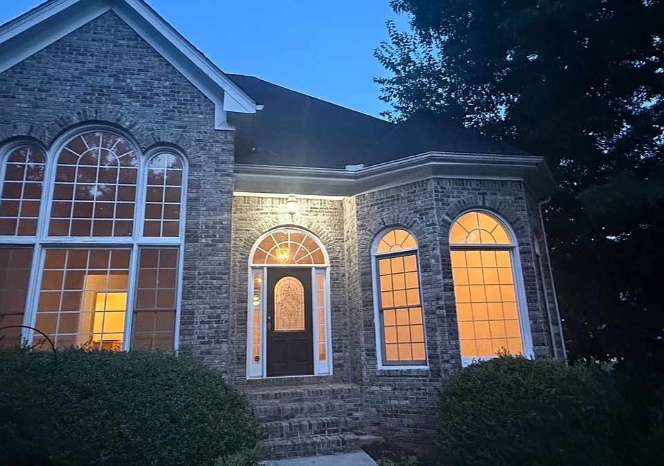 1st image of 2697 Mayfield Dr