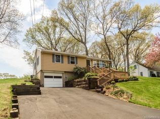 38 Gaye Ln, Wallingford, CT 06492