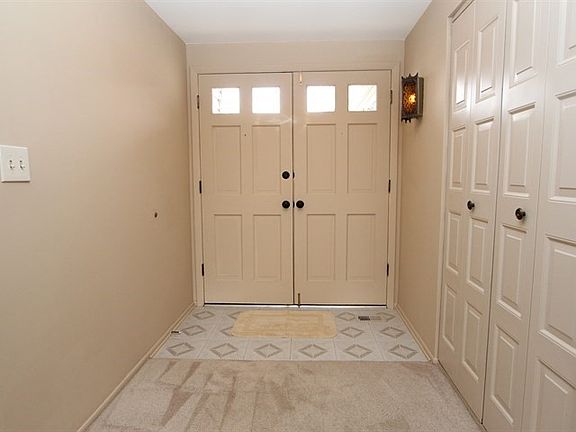 2nd image of 1040 Kingwood Ln