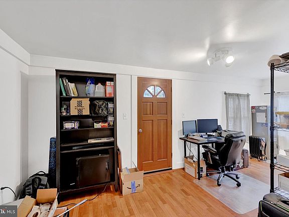 5th image of 427 Philadelphia Rd