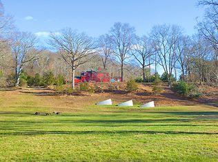 1305 Sperry Rd, Cheshire, CT 06410