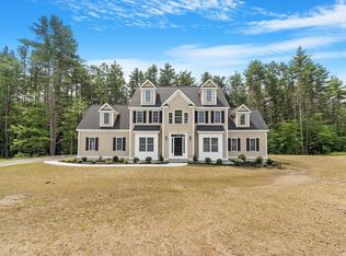 10 Robinson Rd, Pepperell, MA 01463