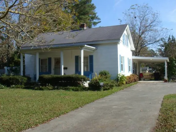 311 S Orange St, Wallace, NC 28466