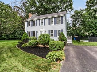 26 Pond St, Douglas, MA 01516