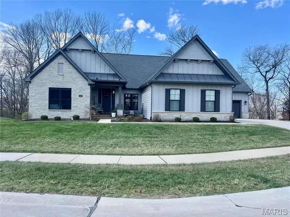 1211 Gooseberry Ln, Chesterfield, MO 63005