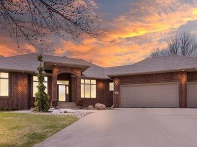 217 E Pinehurst Dr, Sioux Falls, SD, 57108