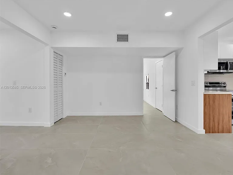 107 Central Ave — Photo 15